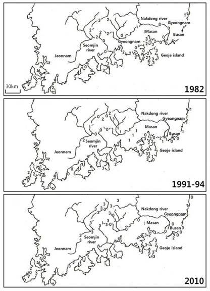 Three maps of South Korea dated 1982, 1991-94 and 2010 showing otter reports on the rivers Nakdong and Seomjin increasing in distribution and frequency as time progresses.  Click for larger version